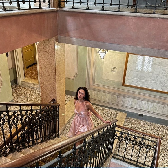 ✨SOLD✨ Nana Jacqueline Jamara Halter Mini Dress in Pink - Picture 2 of 13